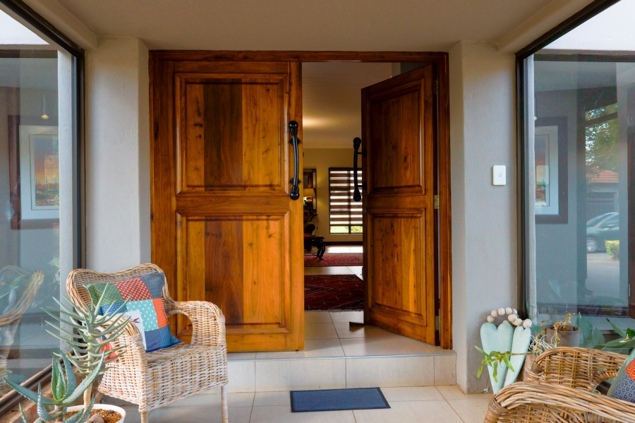 3 Bedroom Property for Sale in Van Der Hoff Park North West